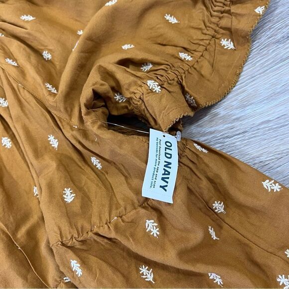 Nwt old navy mustard yellow smocked‎ embroidered puff sleeve blouse - Picture 3 of 7